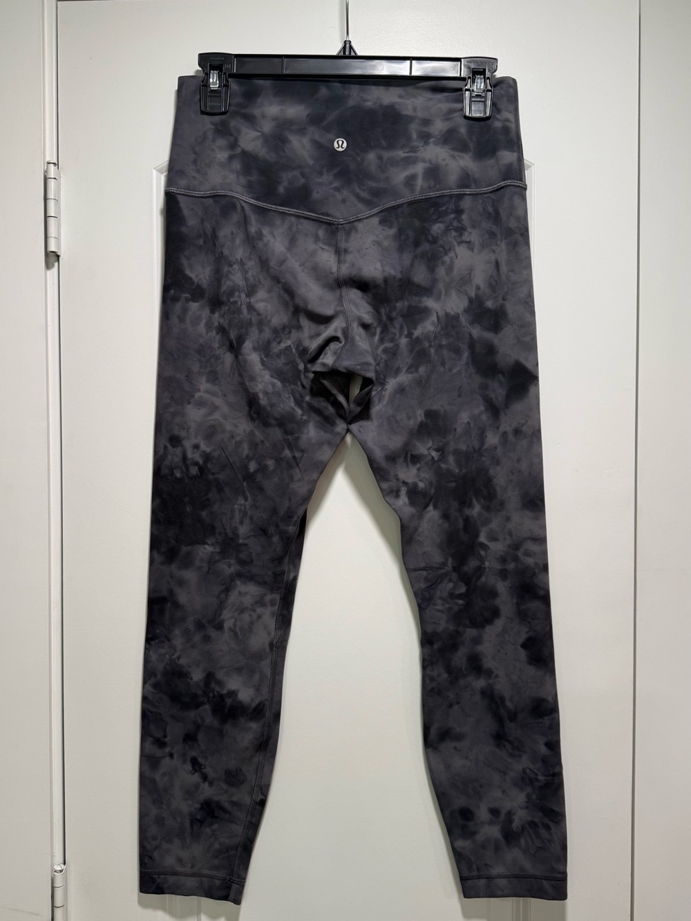 lululemon athletica Black Charcoal Tie-Dye Leggings - Picture 2 of 3
